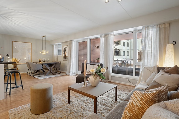 Velkommen til Badebakken 14, presentert av Marveux og Austad v/DNB Eiendom Ullevål.