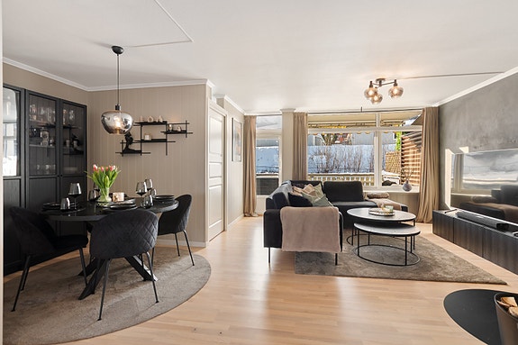 Velkommen til General Laakes vei 76 - En flott og velholdt 2-roms andelsleilighet i 1. etasje med stor markterrasse.