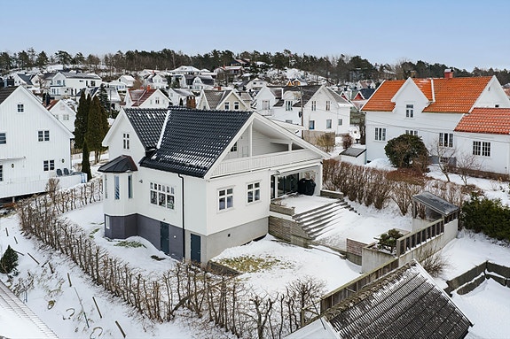 - Velkommen til Høyåsveien 4 -