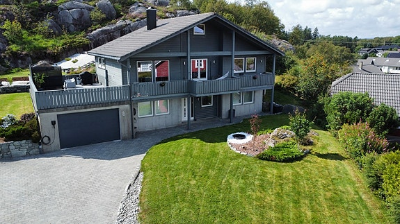 DNB Eiendom v/Johnny Nicolai Olsen har gleden av å presentere Birkebeinerveien 14!