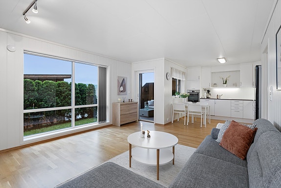 Eiendomsmegler 1 har gleden av å presentere denne flotte endeleiligheten i 1. etasje i Persheia 38 E. Foto v/Morten Fasseland