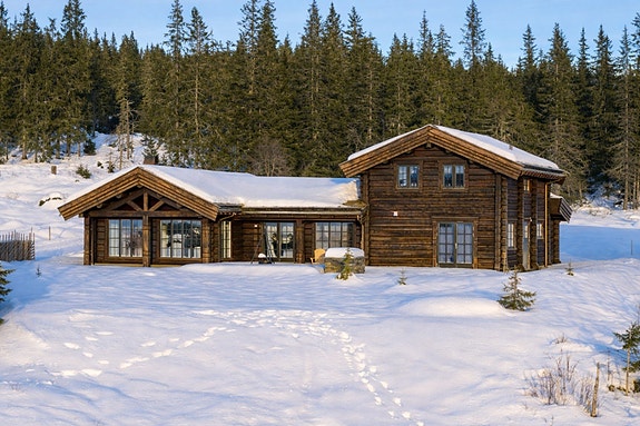 PrivatMegleren Lillehammer v/ Ole Rosten ønsker velkommen til Slåsetervegen 153 på Skei.
Foto: Ja-Boligstyling AS
