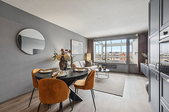 Didrik Temte v/DNB Eiendom har gleden av å presentere Teisenveien 3C! Her får du en lekker og nyoppusset selveier leilighet i et ettertraktet og hyggelig sameie på Teisen.