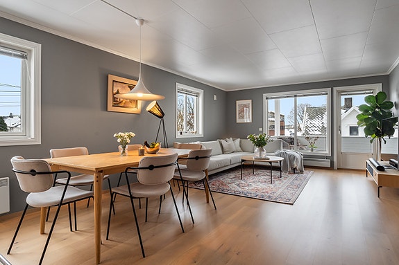 Velkommen til Øvregata 92 - Presentert av Eiendomsmegler Lars Erik Sørgård v/Aktiv Haugesund! Foto: Mari Staveland.