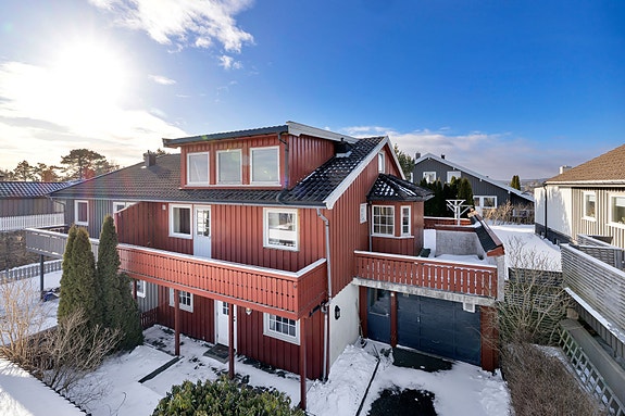 Velkommen til Tjønneheia 39! Ta kontakt med megler ved spørsmål om boligen.