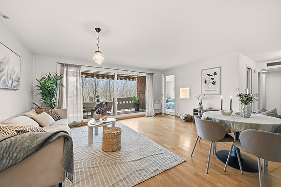 Velkommen til Hamang terrasse 93 presentert av eiendomsmegler Edvard Chapsang v/ EIE eiendomsmegling avdeling Sandvika.
Foto: Luxe AS (Anders Kjøndal)