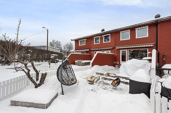 Velkommen til Undelstadveien 88B, presentert av Jostein Sommervoll i Nordvik Asker. Foto: Rekyl Foto, ved Andreas Wiig.