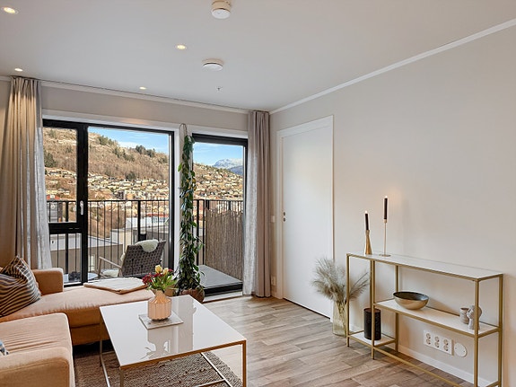 Velkommen til Nedrehagen 13 presentert av Ole Bjørn Beheim v/ Meklarhuset Sogn