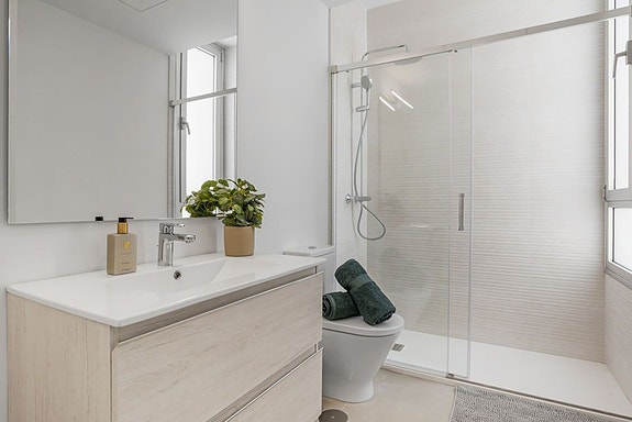 Penthouse med 3 soverom | Terrasse 107 m² | Sørvendt og delvis havutsikt