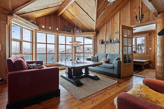 DNB Eiendom v/Mats Ualand Eik har gleden av å presentere Hunnedalsveien 6404 - en spennende fritidsbolig på idylliske Gravasstølen!