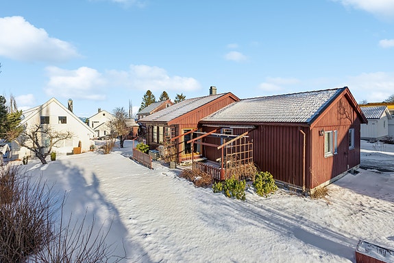 EIE eiendomsmegling ved Alexander Reitan har gleden av å presentere Skogvegen 26!
Foto: EFKT v/ Robin Hope Syrstad