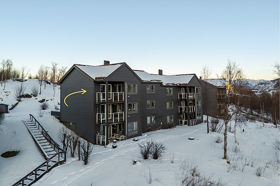 Ta kontakt med megler for å avtale visning!