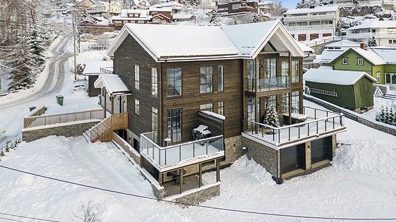 Eiendomsmegler Krogsveen v/Per Inge Hunvik ønsker velkommen til Jutulstigen 2A!