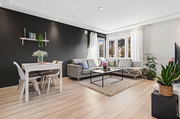 EiendomsMegler 1 ved Markus Tangvik har gleden av å presentere en stilfull 4-roms selveierleilighet i Stadsing Dahls gate 34 D.