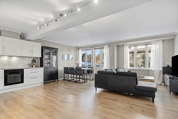 Velkommen til Solliveien 31 v/Altin Balaj i Aktiv eiendomsmegling - Foto: Ivars Upe