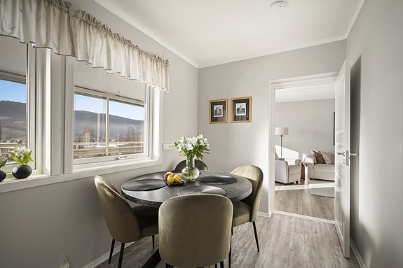 Kjøkkenet har god plass til spisemøbler!