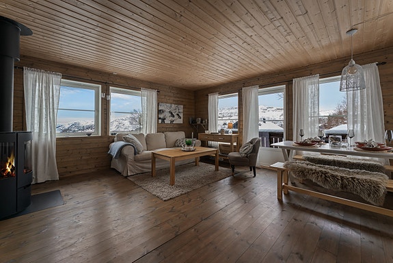 - PrivatMegleren v/ John Lampe har gleden av å presentere Bjørkelia 23 -