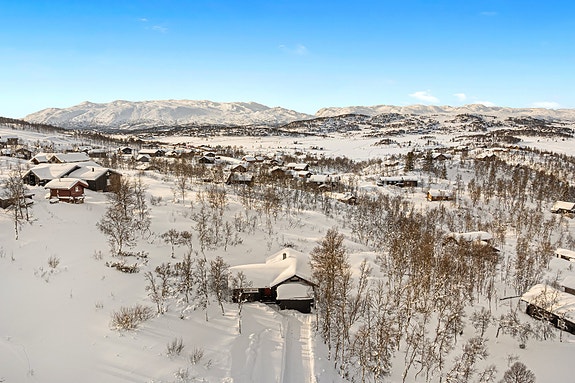 PrivatMegleren har gleden av å presentere Austare Vierli 85! Foto: Tor Helge Thorsen