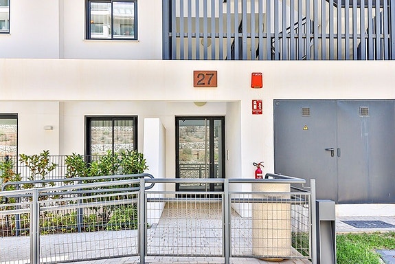 Penthouse med panoramautsikt mot havet | Privat basseng, stor takterrasse og 3 soverom