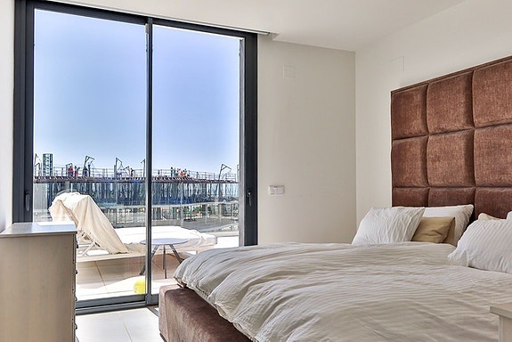 Penthouse med panoramautsikt mot havet | Privat basseng, stor takterrasse og 3 soverom