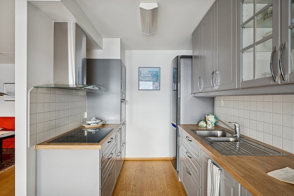 Delvis åpent kjøkken