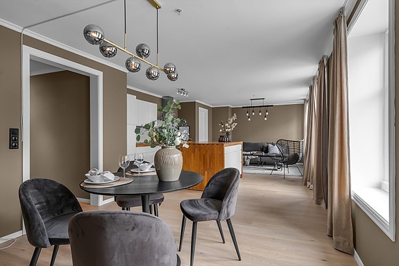 Eiendomsmegler Norge v/ Johan R. Elieson har gleden av å ønske velkommen til visning av Holbergs gate 31!