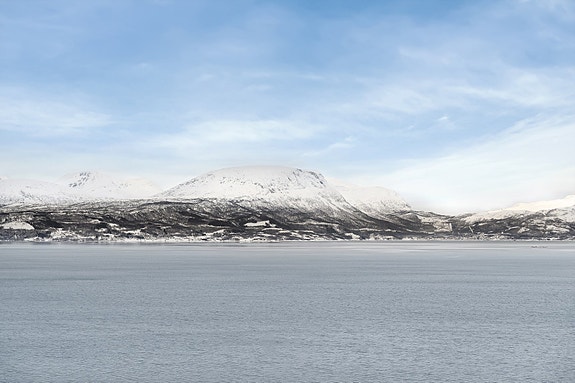 Legg merke til denne vakre utsikten utover Ofotfjorden, mot Herjangsfjellet og Bjerkvik
