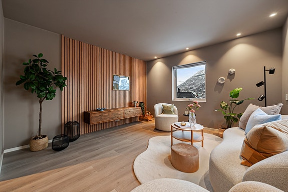 Aktiv Eiendomsmegling v/ Oliver Faraji har gleden av å presentere Rogagaten 49!