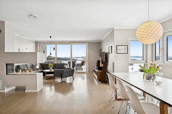 Gunn Margit Andreassen v/ Privatmegleren Hønefoss har gleden av å presentere Klokkerlia 30B!