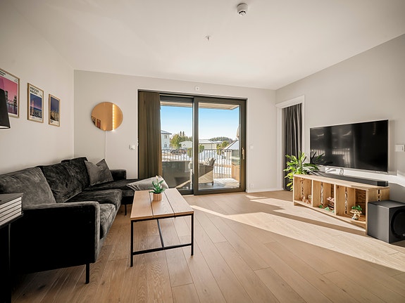 Velkommen til en strøken leilighet i Tomter Park! Presentert av Robert Borgås ved PrivatMegleren (Tlfnr. 97076899).