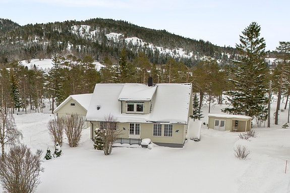 Velkommen til Furukroken 23, presentert av EiendomsMegler 1 v/ Sigve Haugdahl. Foto: ELW media (Espen Wåde)