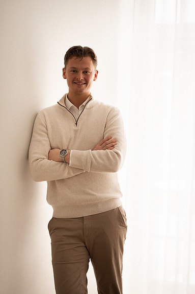 Bilde av megler Andreas Motzfeldt Raasok