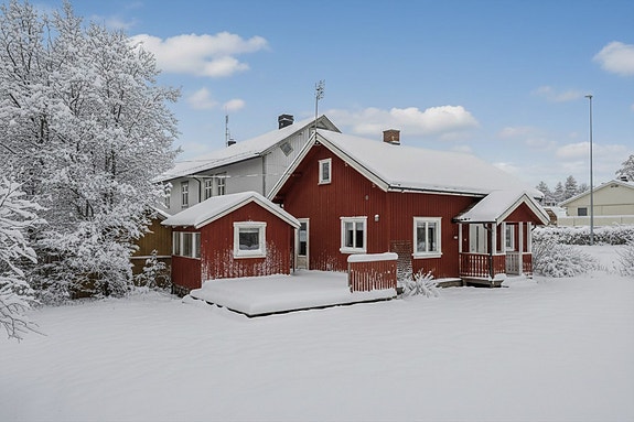 Velkommen til Klevbakken 81! En innflytningsklar bolig rett ved skole, bussholdeplass og butikk.
Fotograf Pål Godager
