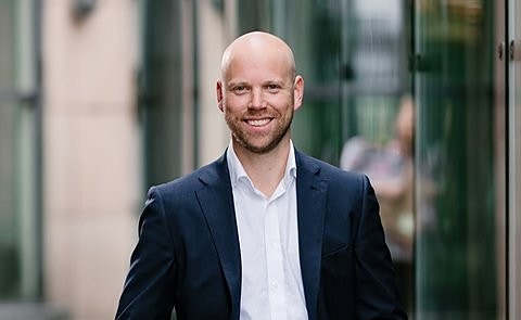 Bilde av megler Erlend Sørlie