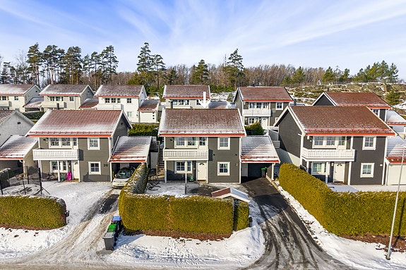 Mats Måleng v/ASK Meglergaarden har gleden av å presentere Smedhuslia 22! (Foto: Studio Eik)