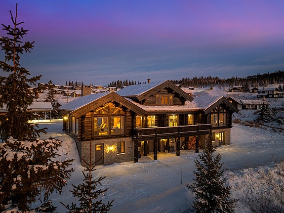 Velkommen til Moltmyrvegen 48 presentert av Privatmegleren Lillehammer v/Stig Svartor