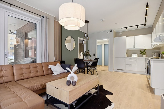 DNB Eiendom v/Jørgen Bratberg Michaelsen tlf. 47613726 ønsker deg velkommen til første etasje i Solveig Abrahamsens veg 22!