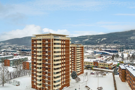 Kort vei til sentrum med butikker, restauranter og kulturtilbud.