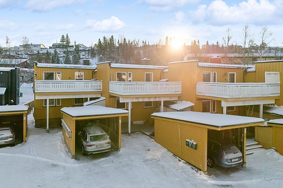 DNB EIendom v/ Joar M. Adolfsen ønsker deg velkommen til Svalbardgata 38B