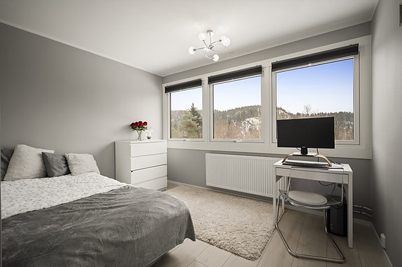 Soverom 2 med god romfølelse og rolige omgivelser