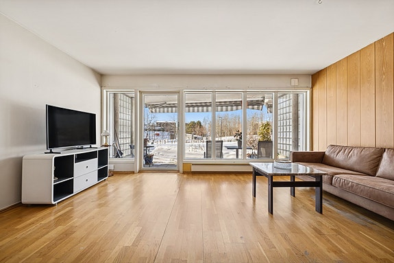 Velkommen til Lindebergveien 9A, presentert av lokalmegler Mathias Traverso ved DNB Eiendom.