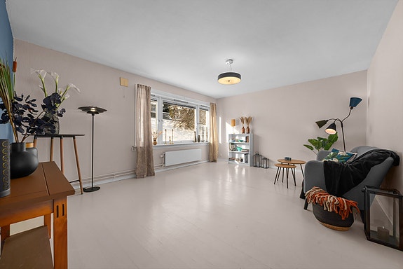 Velkommen til Mor Smes Veg 11B! Presenteres av Jan-Åge Meringdal v/Eiendomsmegler 1