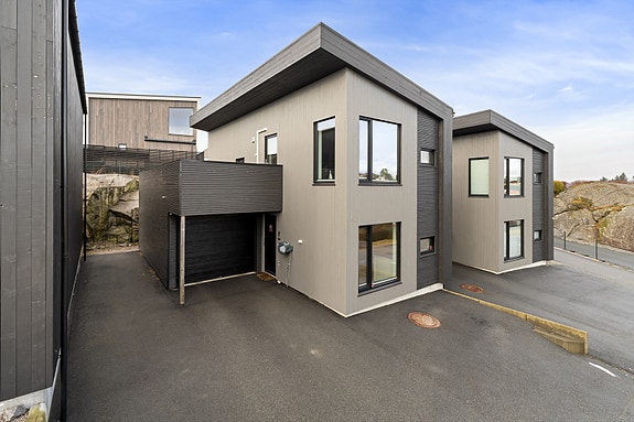 Velkommen til Kråhagen 42! Presentert av Kristoffer Kverme i EiendomsMegler 1 Jærmegleren. Foto: Eivind Dirdal.