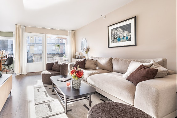 Caspar Erlandsens vei 23 presenteres av Krogsveen.
Fotograf; Børge Oppegård.