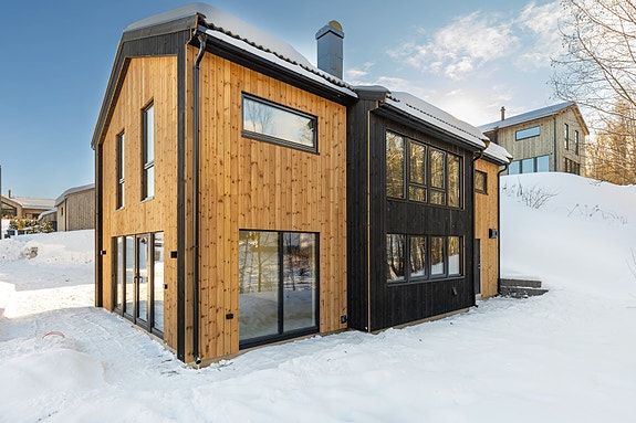 Privatmegleren ved Morten Liavaag har gleden av å presentere denne tiltalende og pene eneboligen som ble ferdigstilt nylig!