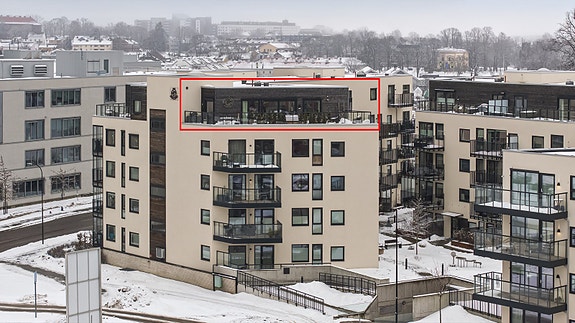 Velkommen til Banebakken 41c, Presentert av Aktiv Eiendomsmegling v/ André Norrøne Volla. Foto: Fotograf Magik.