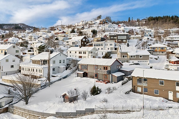 DNB Eiendom v/Martine Hustad har gleden av å presentere Botnveien 1B!