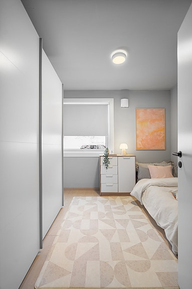 De to soverommene vender mot bakgården