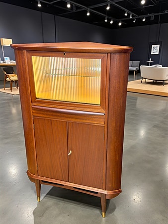 Eksklusivt retro hjørnebarskap i mahogni - fra Ganddal møbelfabrikk !