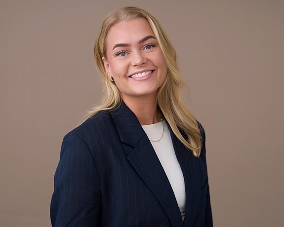 Bilde av megler Malin Narten